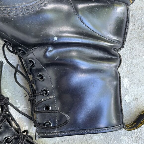 Dr Martens boots - Picture 3 of 9